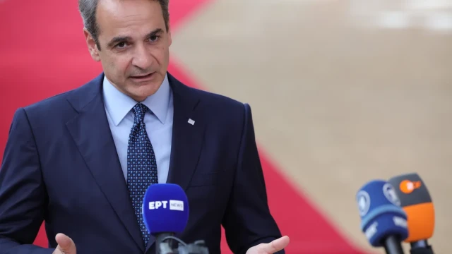 Mitsotakis recalled that the Prespa Agreement provides for a single name for overall use, not a dual formula 20 06 2024